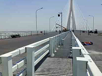 Rekord-Brücke in Shanghai mit Dehnfugen aus München